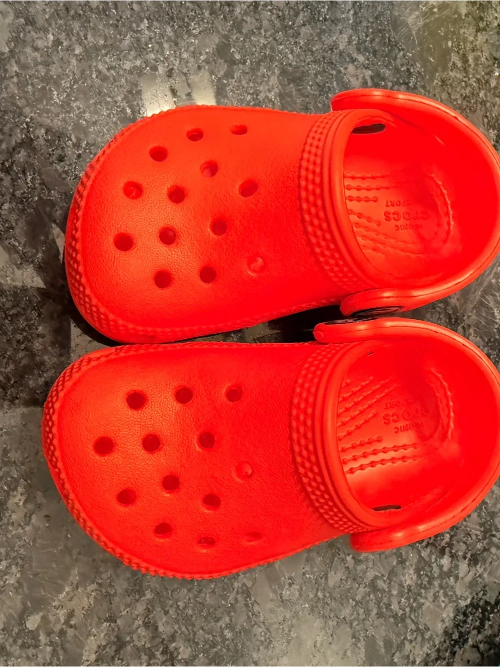 CROCS Kids Classic Clog in Bright Red